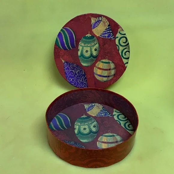 Hark & Gloria Snowflake Plates - Picture 2 of 8